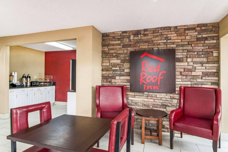 Red Roof Inn Acworth - Emerson/ LakePoint South — photo 2