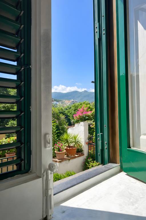 Holiday apartment with fast internet & patio | Mountain view | Suitable for remote work — photo 2