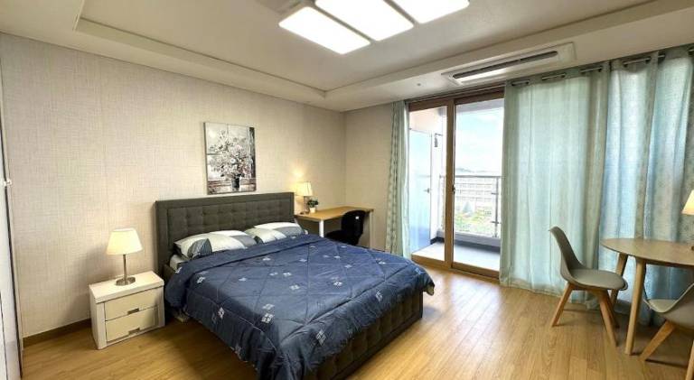 Apartment with pool — photo 2