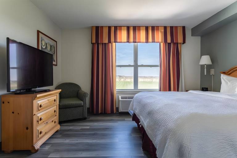 Lancaster Inn & Suites — photo 4