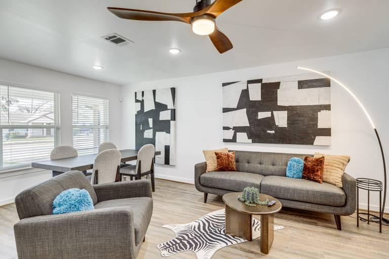 6 Mi to Dtwn Sleek Houston Retreat