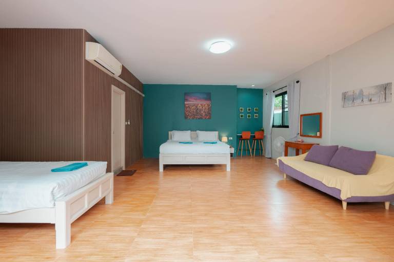 Spacious bungalow with pool & hot tub | Near Wat Chedi Luang | Pet-friendly — photo 2