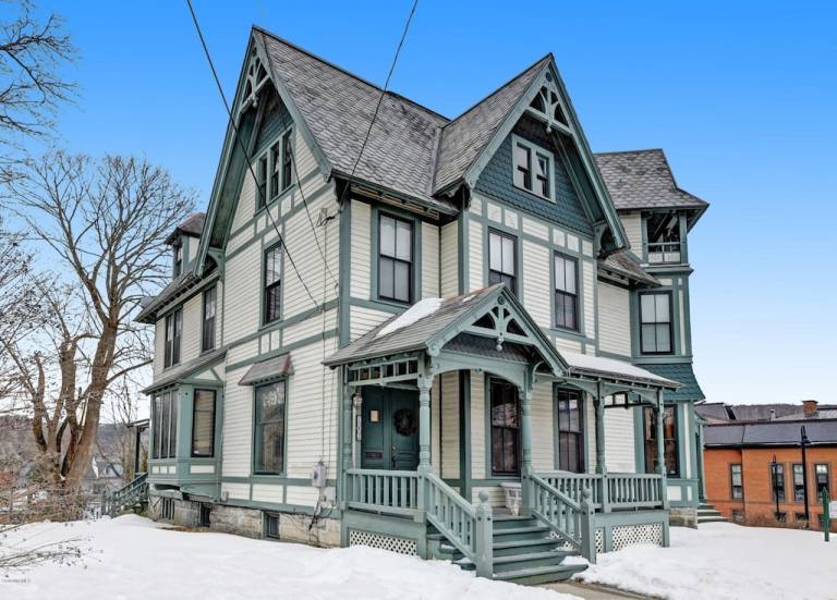 House Williamstown