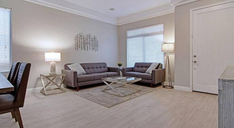 Fully equipped house with patio, yard & private pool | Perfect for remote work | Pets are welcome — photo 2