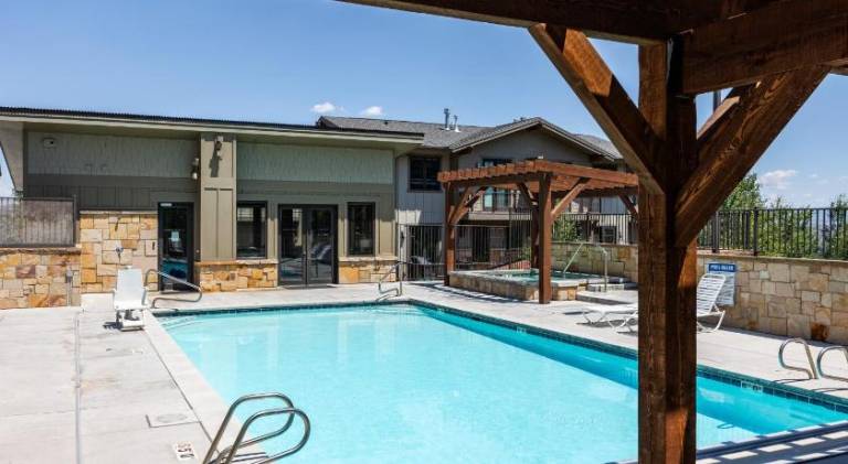 Newer Upscale Canyons Village Resort Condo, 5 min walk to Gondola, 2 Bedrooms Ensuite, Pet Friendly — photo 5
