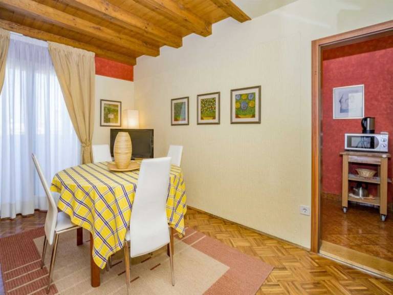 VILLA ROSSELLA 1 Two-Bedroom Apartment (Prunella) — photo 3
