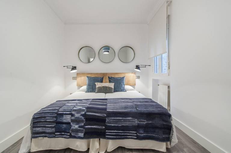 Holiday apartment with 2 rooms for 6 persons in Madrid