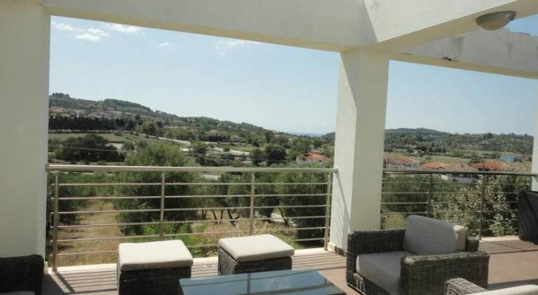 Villa with garden, terrace & BBQ — photo 2