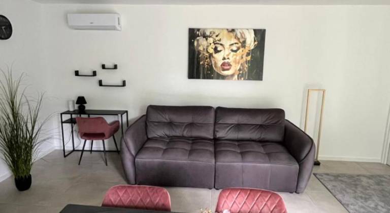 House with 2 rooms for 5 persons in Veszprem