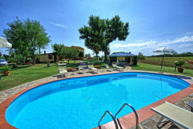 Villa with grill, private pool & patio in Marciano della Chiana