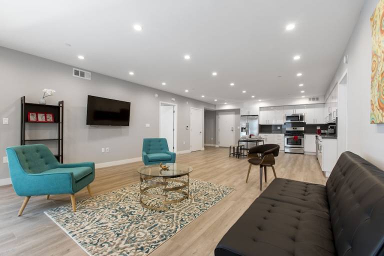 Condo Hollywood