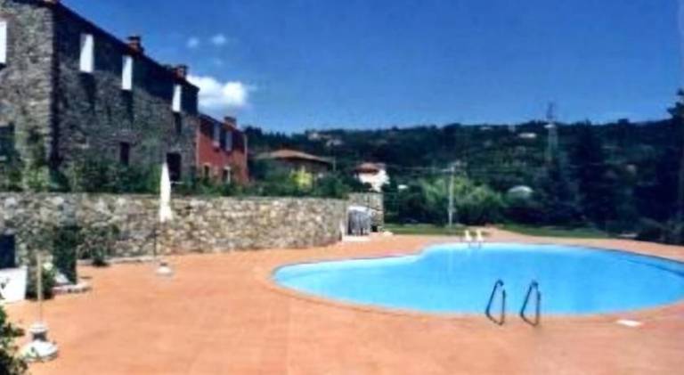 Nice apartment with pool | Pets allowed in Fosdinovo
