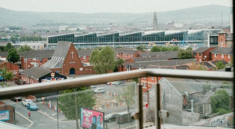 Urban Elegance: Luxury; Sleeps 6 in Belfast