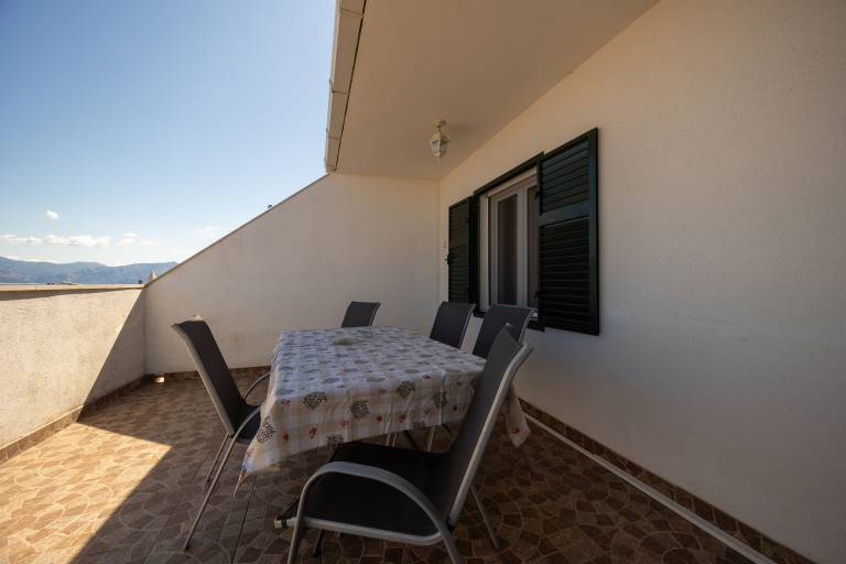 Apartment with patio & barbecue | Sea view | Next to the beach | Pets allowed — photo 2