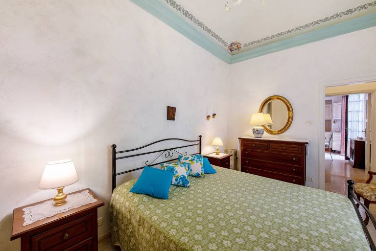 Rental apartment with yard | City view — photo 5