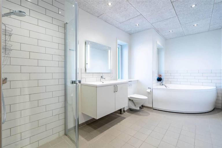 Rental apartment with jacuzzi — photo 4