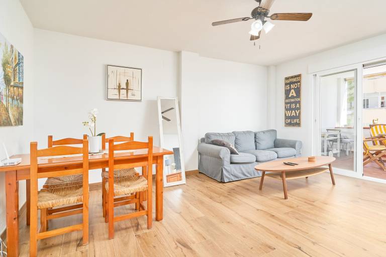 Apartment 'El Tesorillo' with Sea View, Wi-Fi and Air Conditioning — photo 2