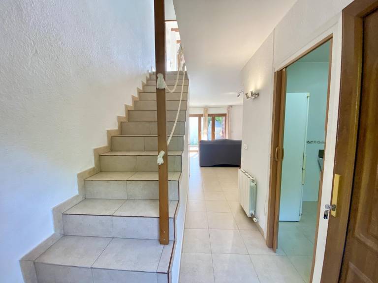 Villa with pool, terrace & yard — photo 3