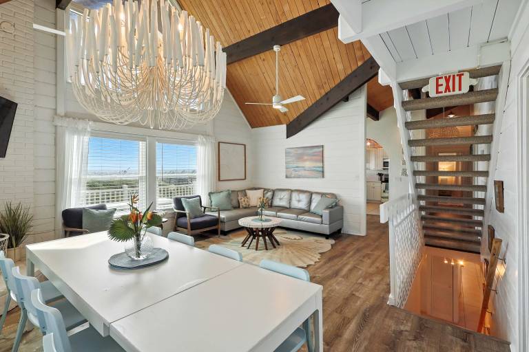 Family-oriented vacation home with grill, fast internet & yard | Sea view | Next to the beach | Dogs allowed — photo 3