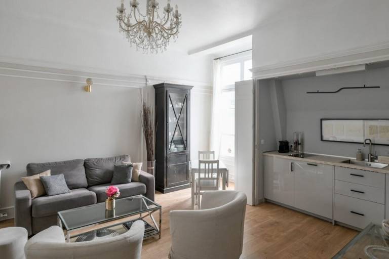 Holiday apartment | Near Arc de Triomphe | Suitable for remote work — photo 2