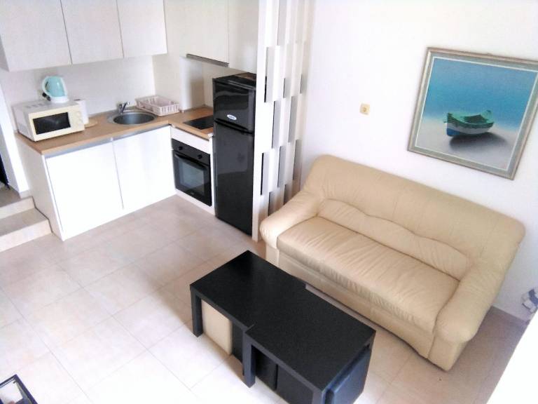 Apartment with pool — photo 2