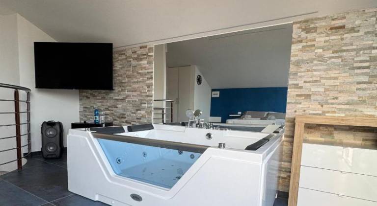 Aurora Rooms and Suite — photo 3