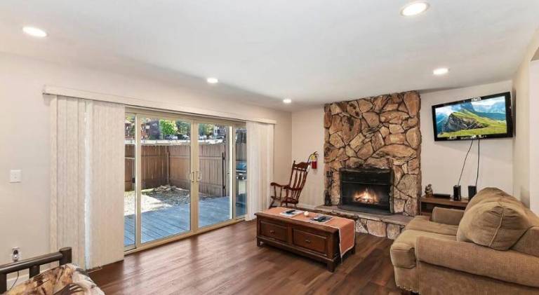 House | Ski nearby | Pets are welcome in Big Bear Lake, CA