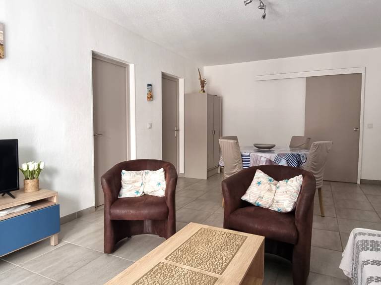 Apartment with 2 rooms for 4 persons — photo 4