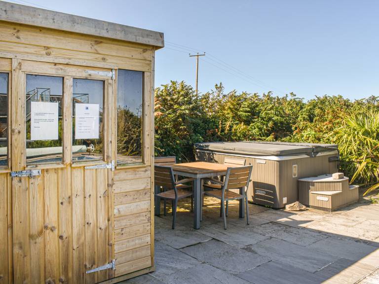 Cottage with private pool, garden & jacuzzi | Sea view — photo 3