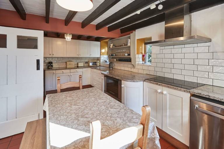 Child-friendly pleasant vacation home with yard | Pets are welcome — photo 3