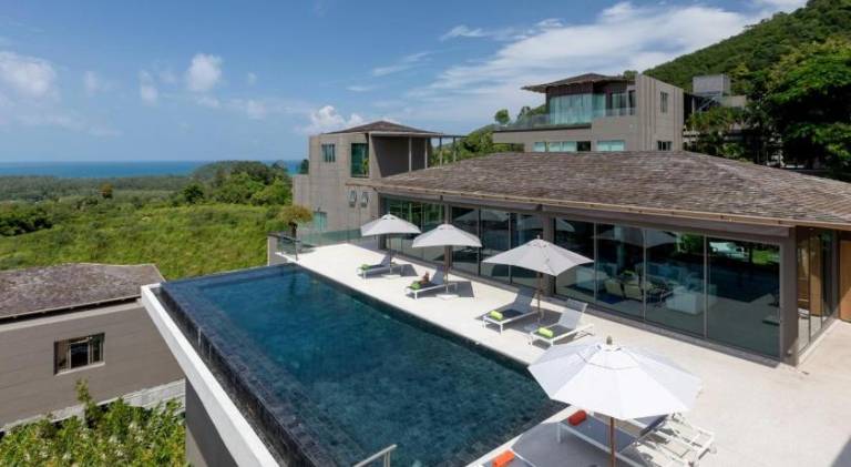 Villa with garden, private pool & sauna | Suitable for remote work | Dogs allowed in Sa Khu