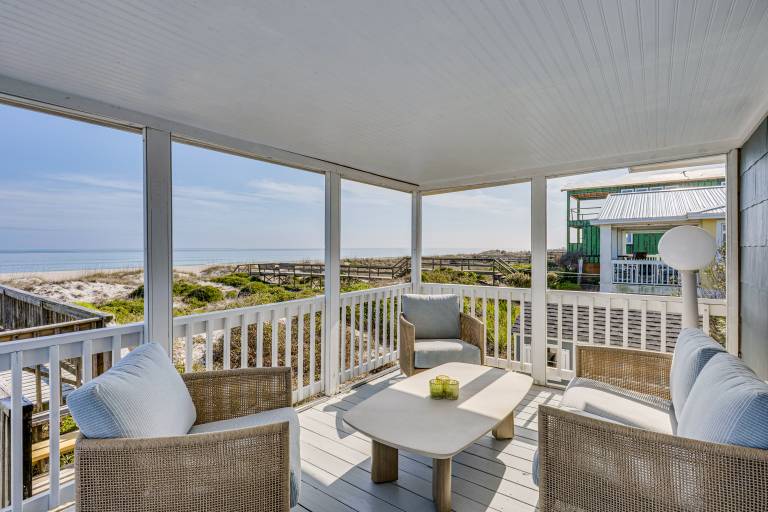Beachfront Florida Getaway w/ Furnished Deck! — photo 2