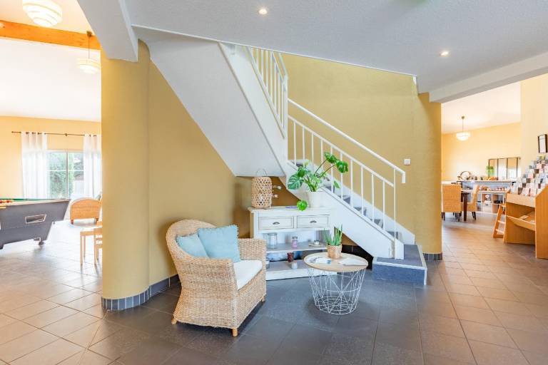 Serviced apartment with terrace, garden & pool | Perfect for remote work | Dogs allowed — photo 3