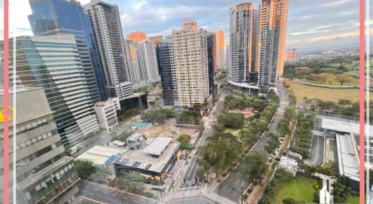 Panoramic View of City 1BR Loft Unit FREE WIFI & NETFLIX at Fort Victoria BGC — photo 3