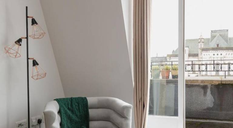 Chic 2Bed 2Bath apartments by Luxus in City Centre Free Secure Parking — photo 2