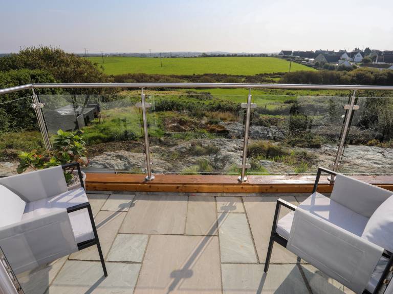 Cottage with garden | Beach view — photo 2