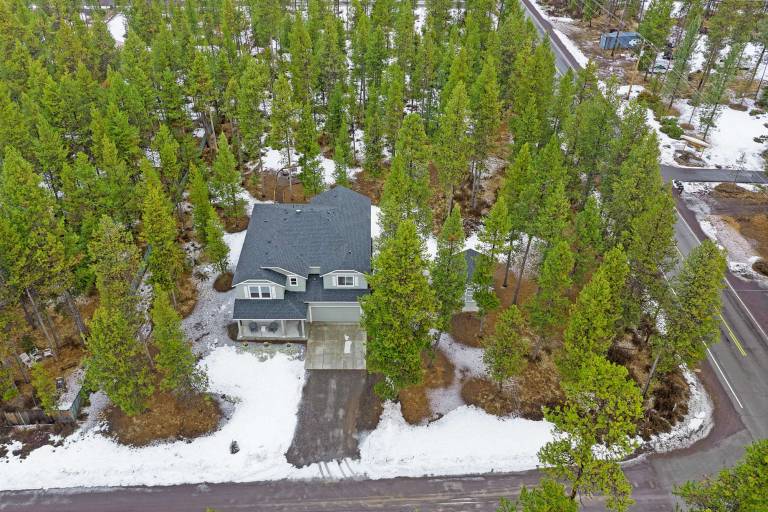 Vacation home with yard | Mountain view — photo 5