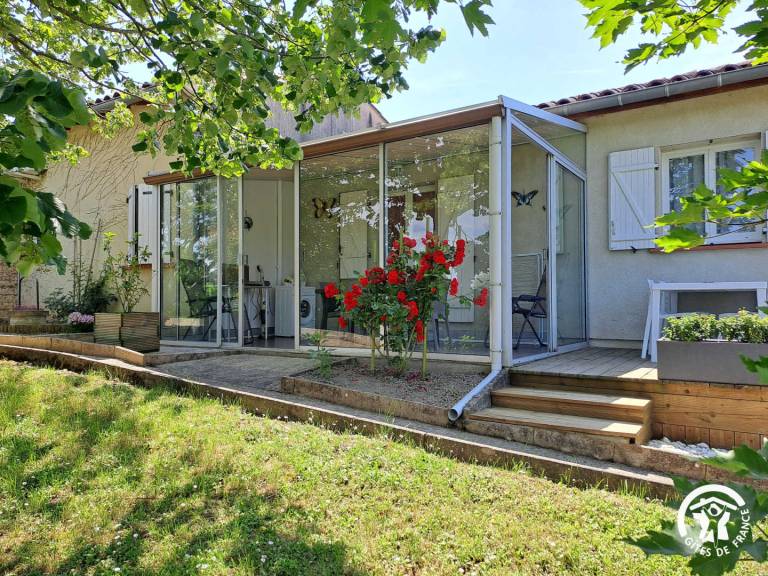 Gite with patio & garden — photo 2