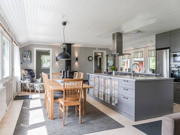Vacation home with yard, barbecue & terrace | Lake view | Perfect for remote work — photo 3