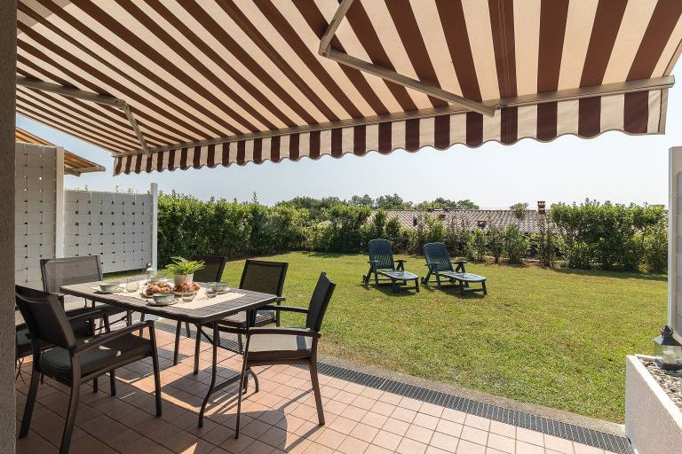 Wonderful apartment with yard, pool & terrace | Pet-friendly — photo 4