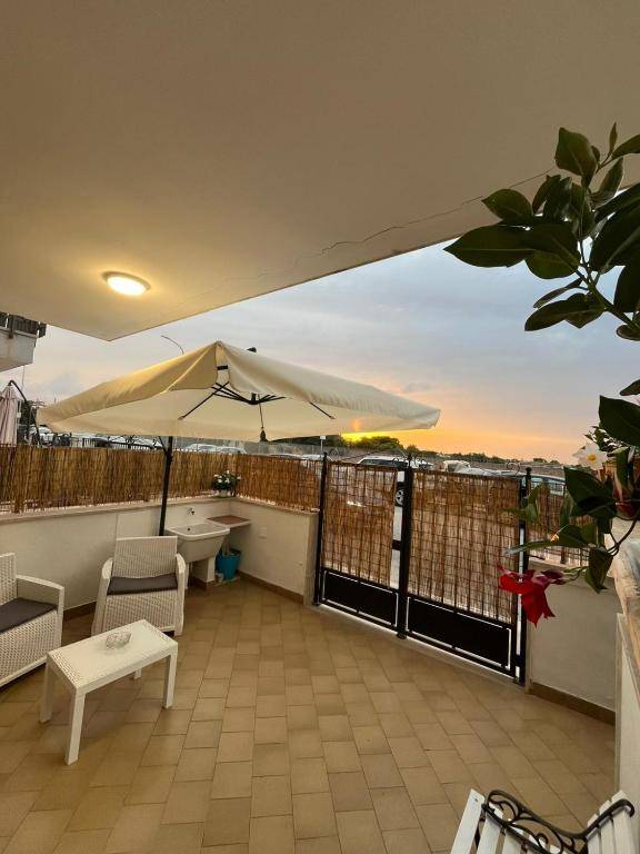 Vacation home with patio — photo 2