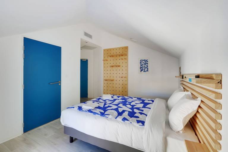 Hostel Grands-Carmes