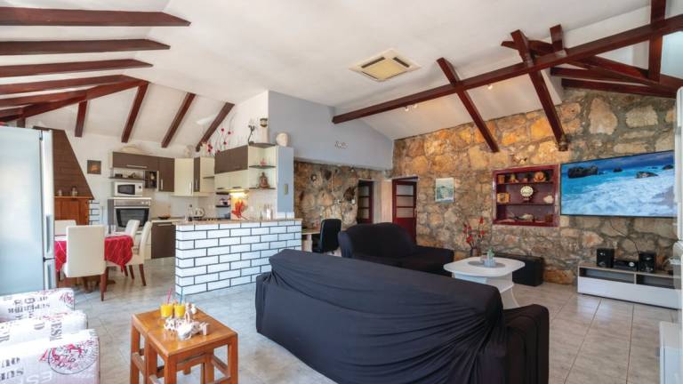 Nice villa with private pool, barbecue & yard | Pets allowed — photo 4