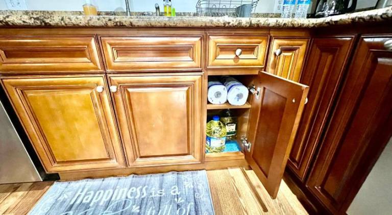 Furnished Private Room with Shared Bathroom near SeaTac Airport — photo 3