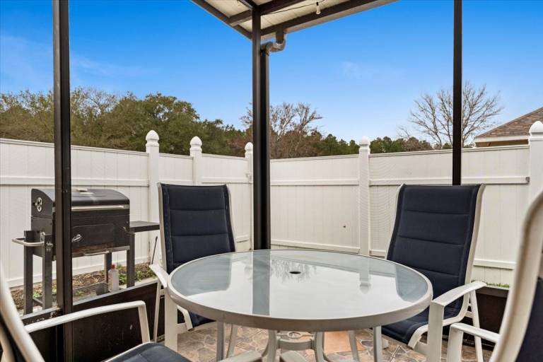 Cozy Family Home with Hot Tub and BBQ Grill — photo 4