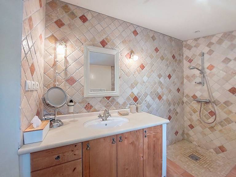 Charming rental apartment with yard, patio & grill | Pets are welcome — photo 5
