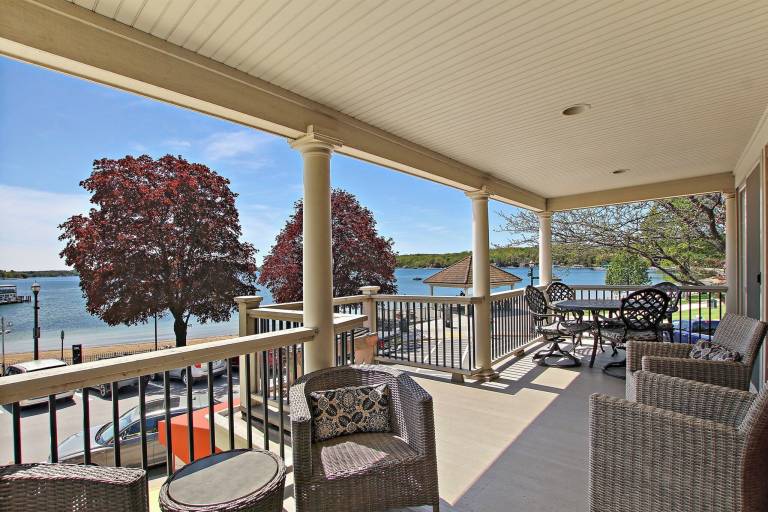 Casa Lake Geneva