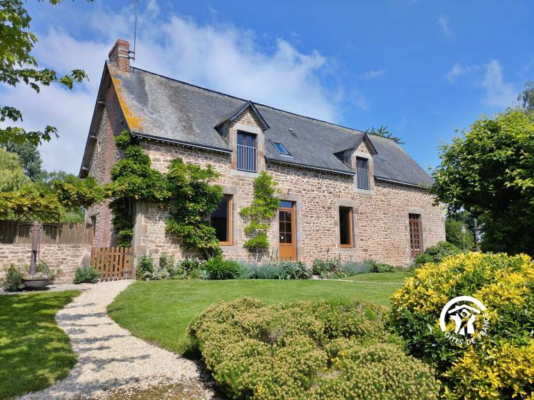 Fully equipped charming cottage with garden & barbeque | Dogs allowed in Mayenne