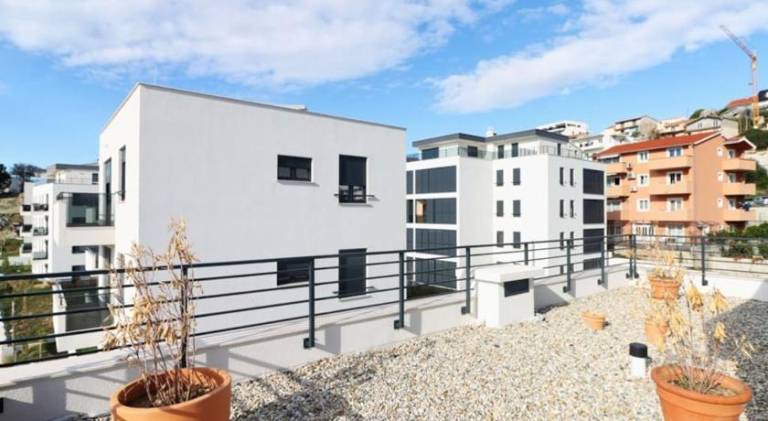 Holiday apartment with terrace — photo 4