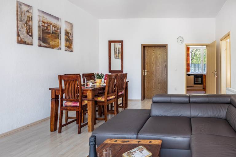 Holiday apartment with garden, terrace & BBQ | Garden view — photo 5